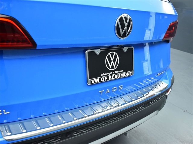 2024 Volkswagen Taos SEL photo 2
