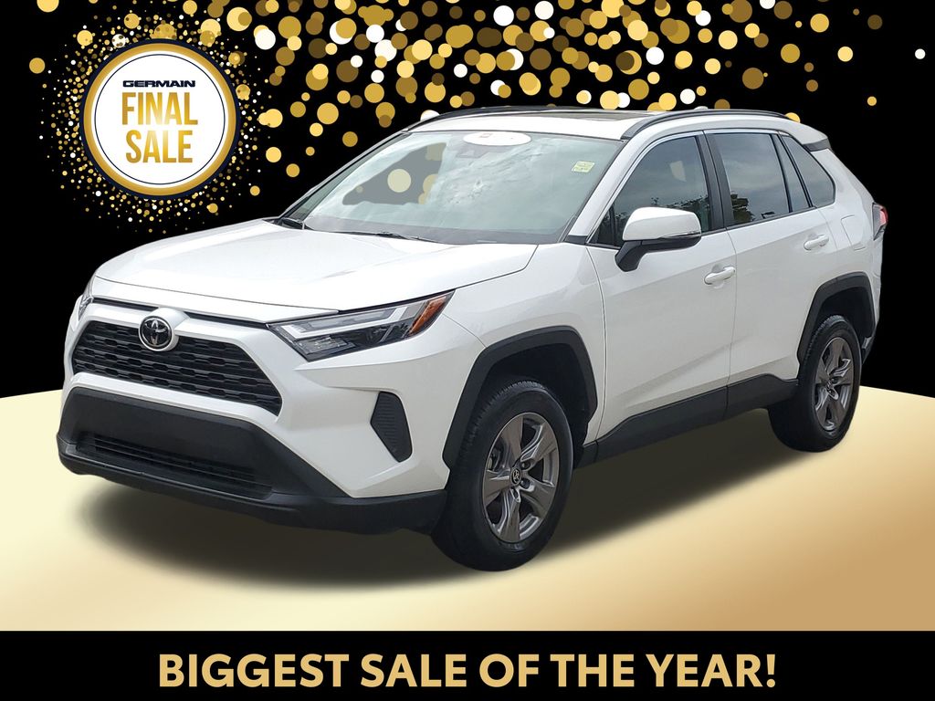 2024 Toyota RAV4 XLE's photo