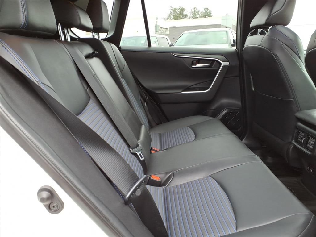 2021 Toyota RAV4 Hybrid XSE photo 3