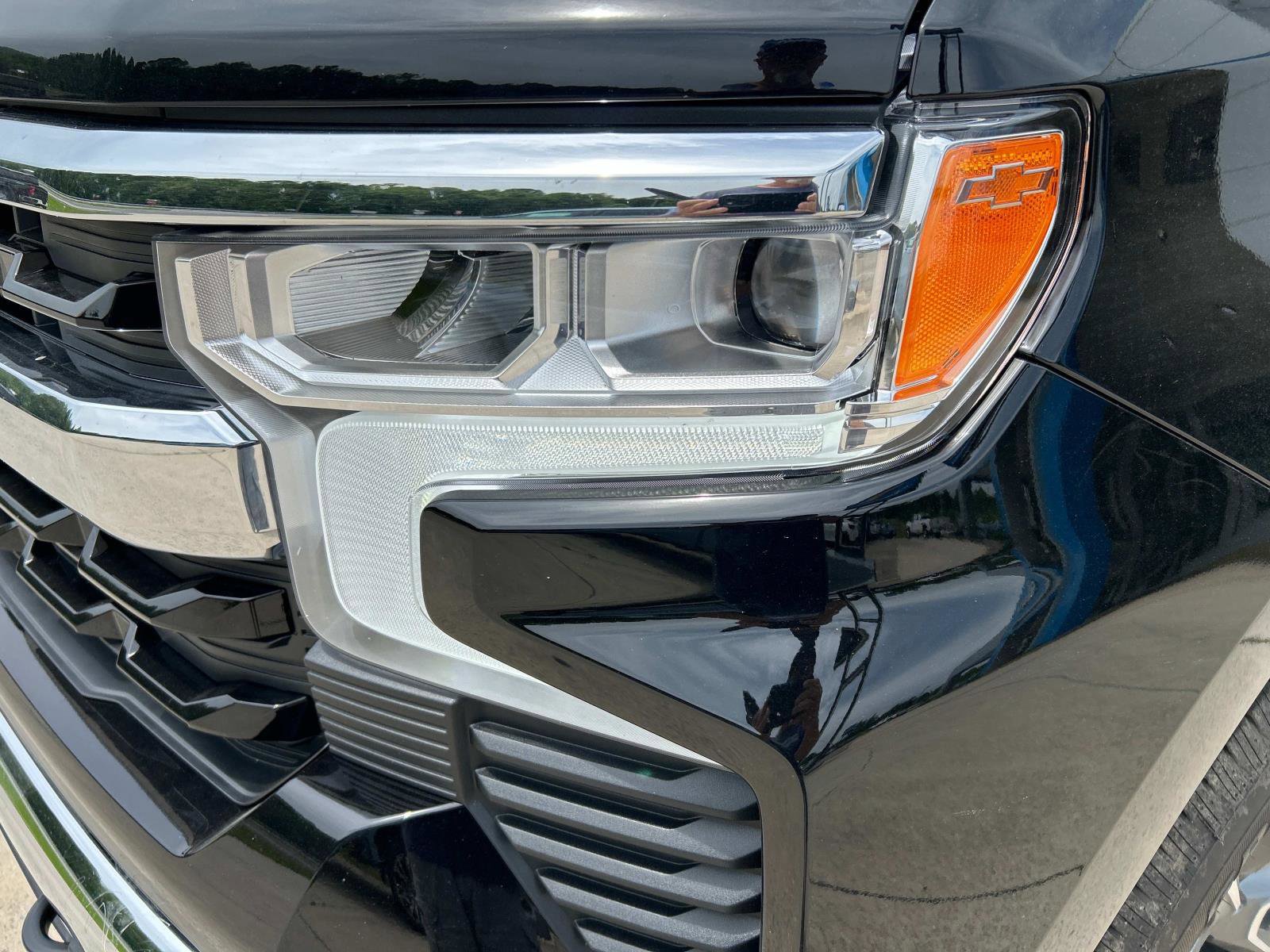 2025 Chevrolet Silverado 1500 LT photo 10