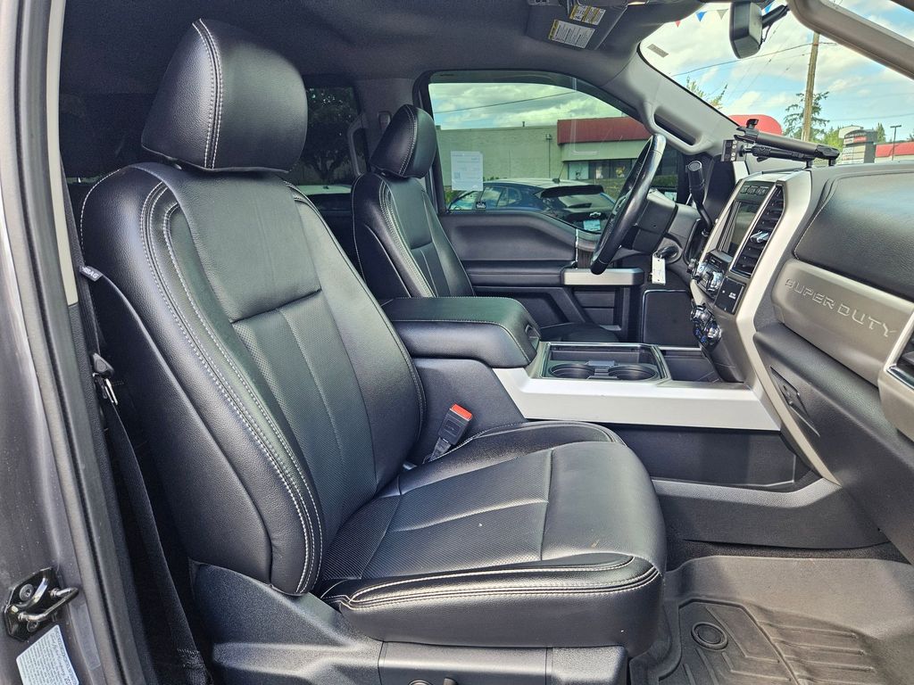 2021 Ford F-250 Lariat photo 32