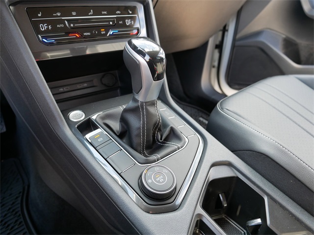 2022 Volkswagen Tiguan SE photo 26