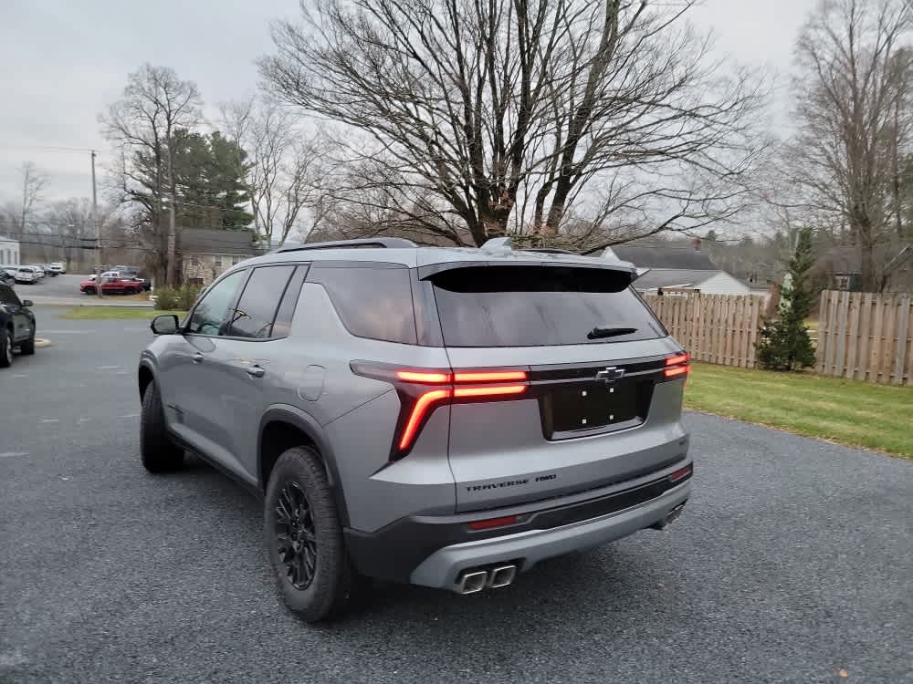 2026 Chevrolet Traverse Z71 photo 2