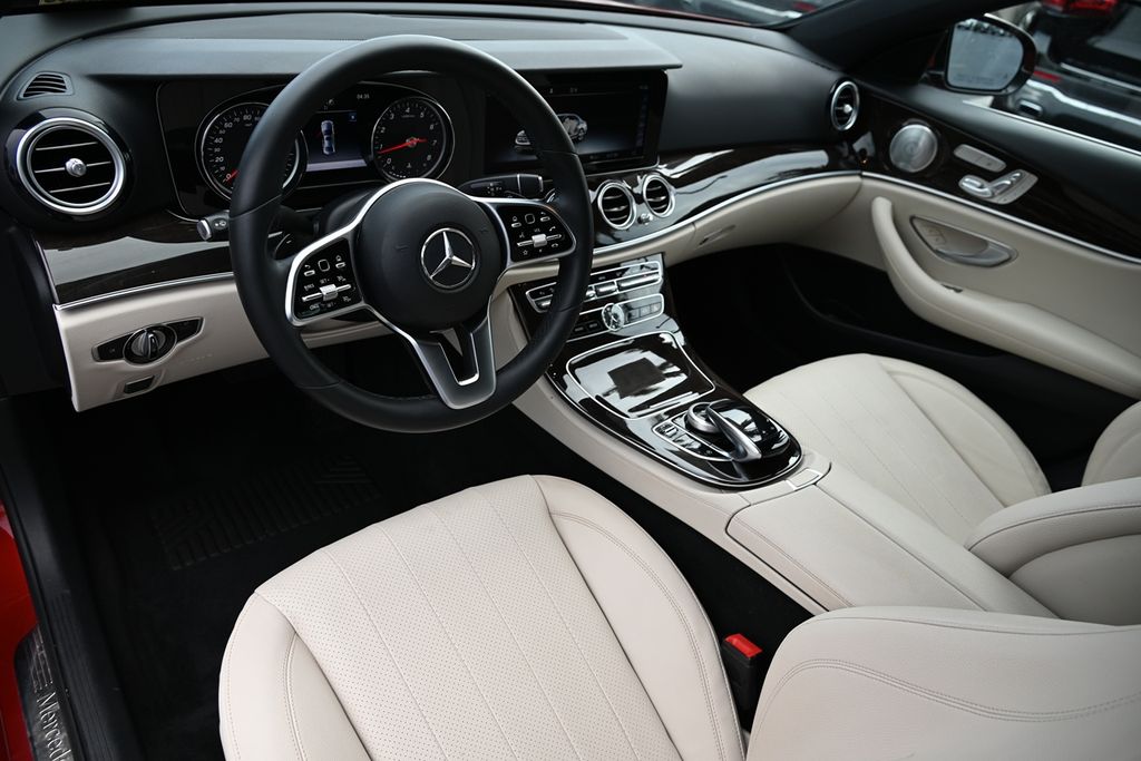 2019 Mercedes Benz E 300 photo 19