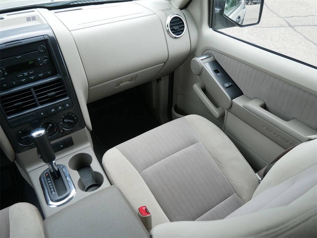 2007 Ford Explorer Sport Trac XLT photo 15