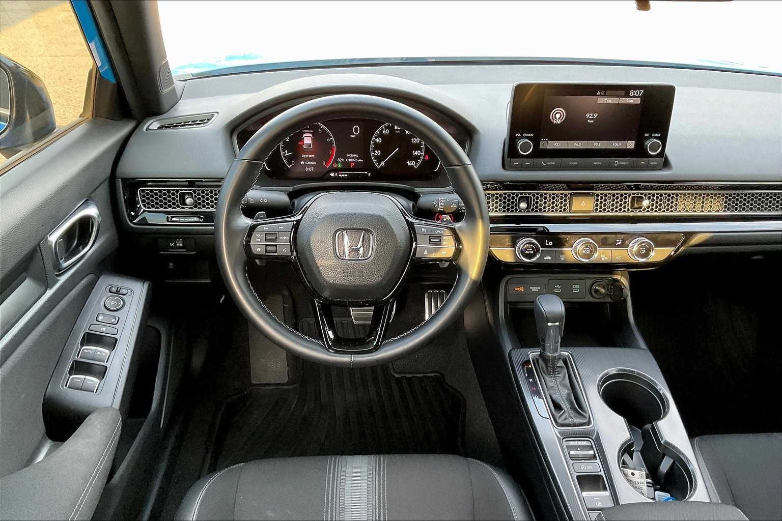 2025 Honda Civic Hatchback Sport photo 5