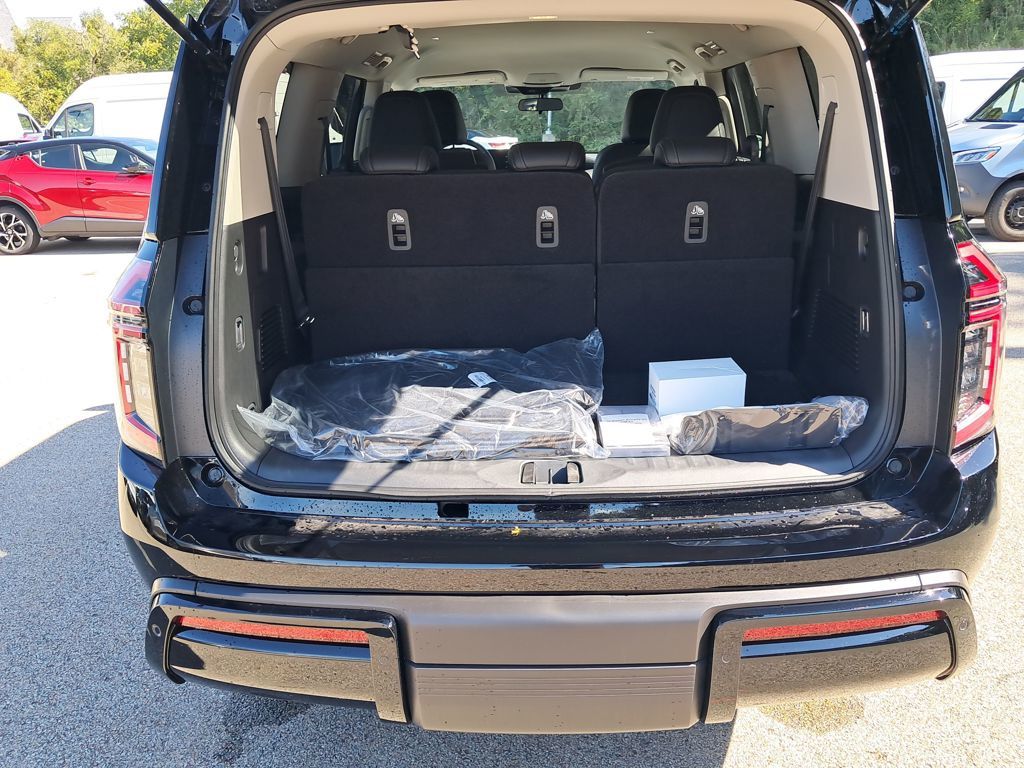 2026 Nissan Armada SV photo 23