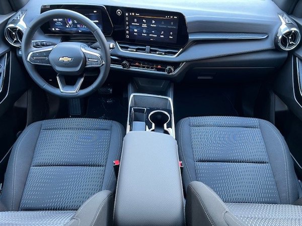 2026 Chevrolet Equinox LT photo 18