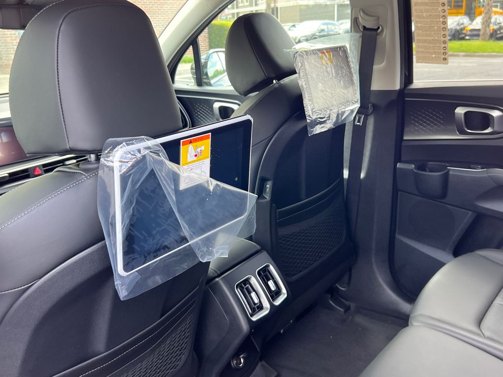2025 Kia Sorento S photo 20