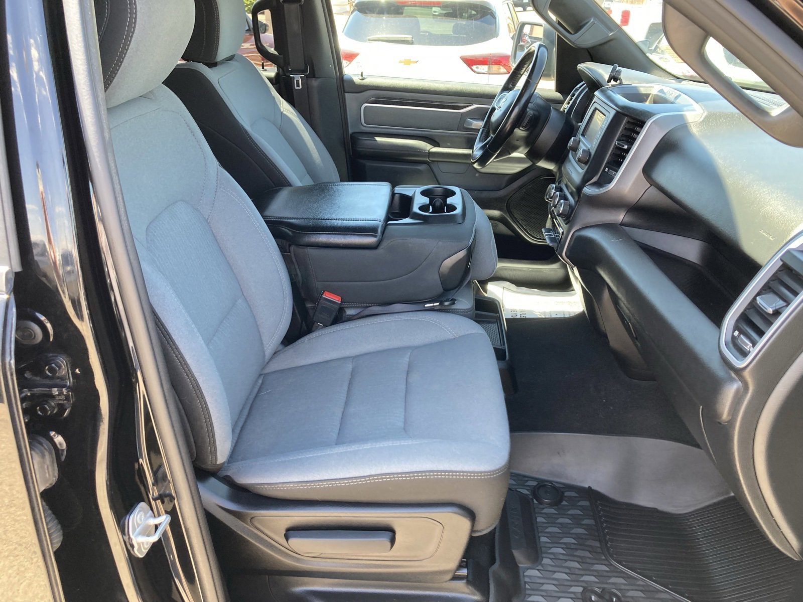 2021 Ram 1500 photo 32