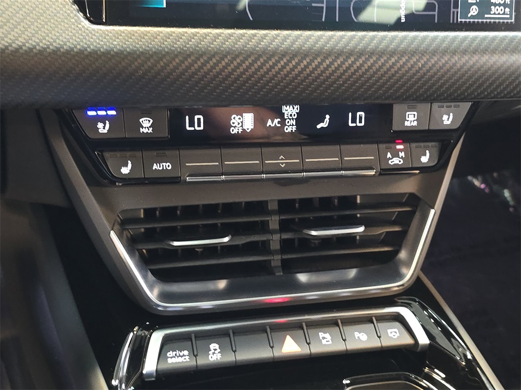 2023 Audi e-tron GT Prestige photo 25