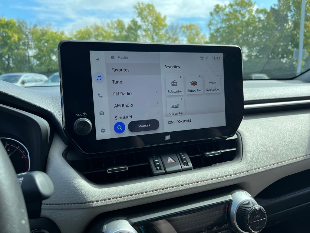 2023 Toyota RAV4 XLE Premium photo 30