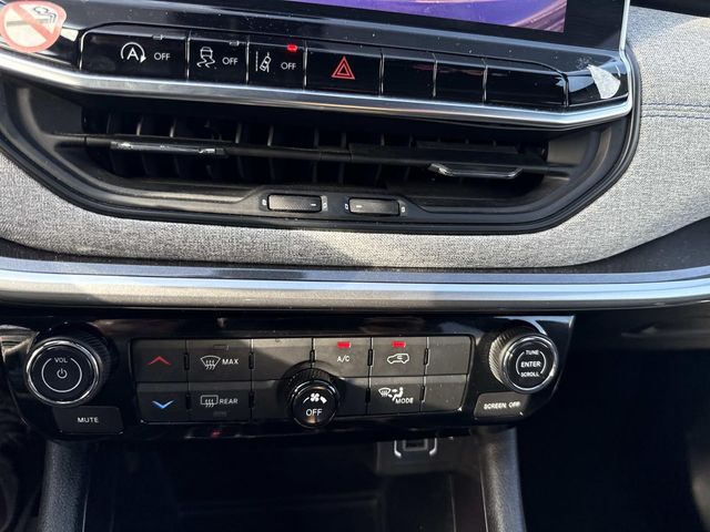 2024 Jeep Compass Latitude photo 25