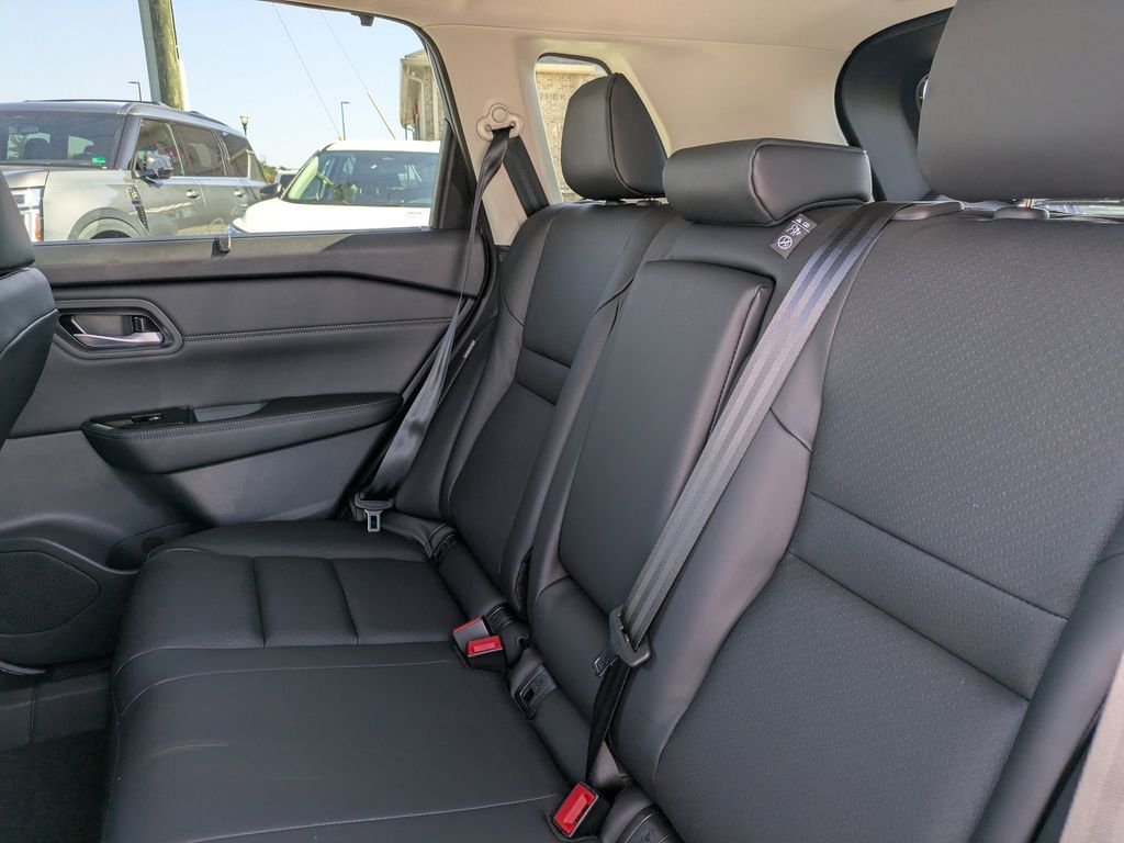 2026 Nissan Rogue SV photo 11
