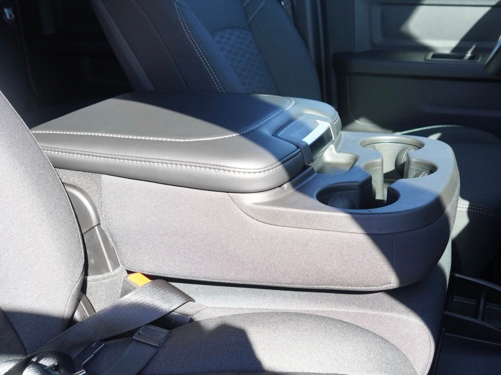 New 2026 Granite Crystal Metallic Clear-Coat Exterior Paint RAM Tradesman image 23