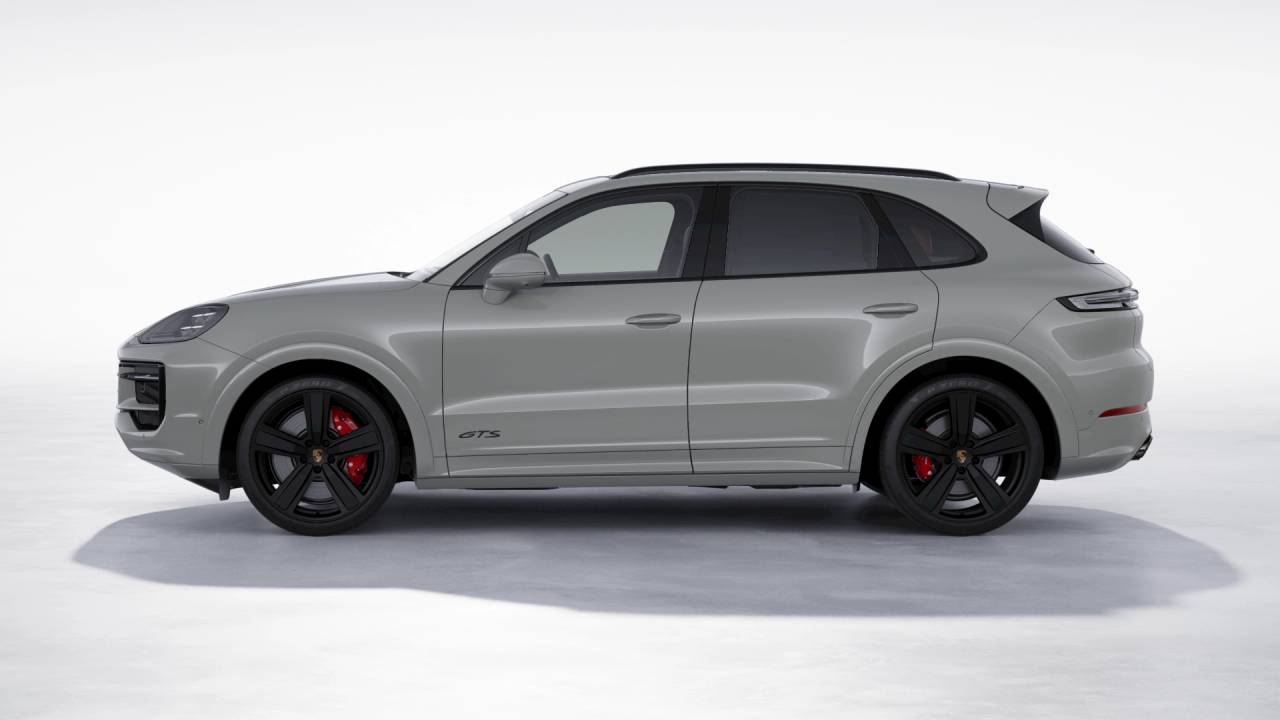 2026 Porsche Cayenne GTS photo 2