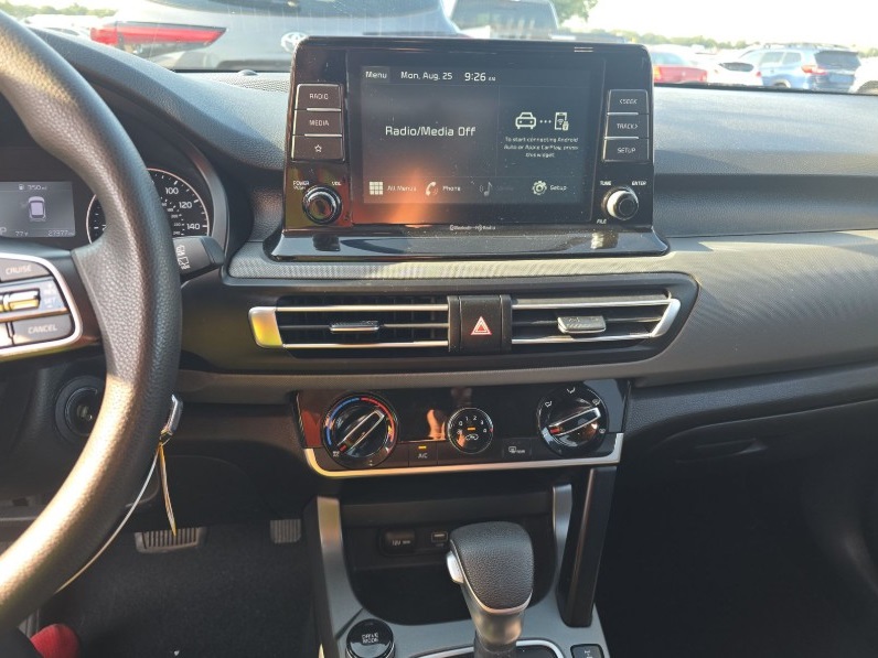 2021 Kia Seltos LX photo 23