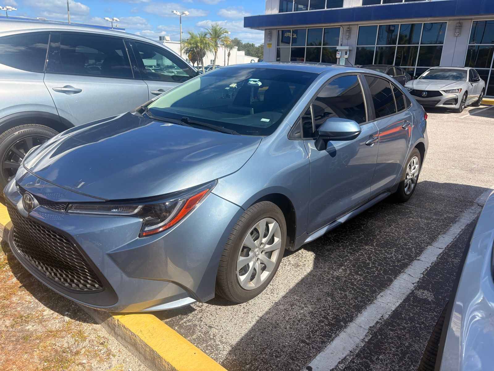 2021 Toyota Corolla LE photo 2