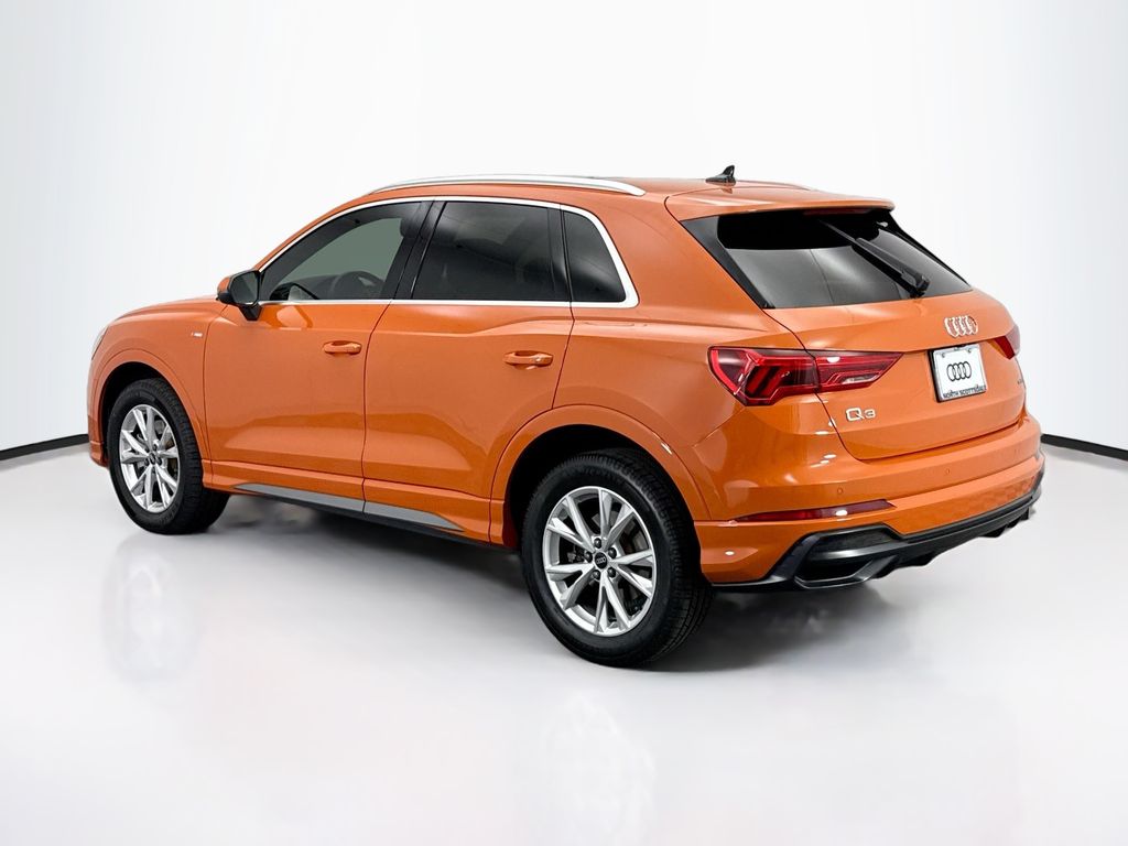 2022 Audi Q3 S line Premium Plus photo 4