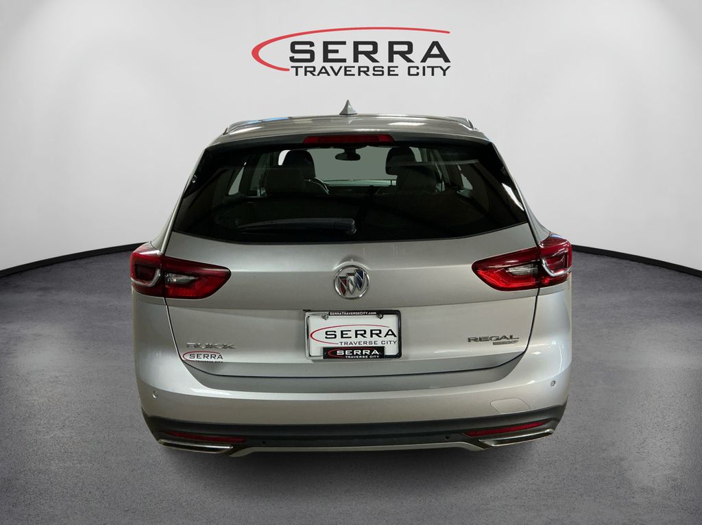 2018 Buick Regal TourX Essence photo 6