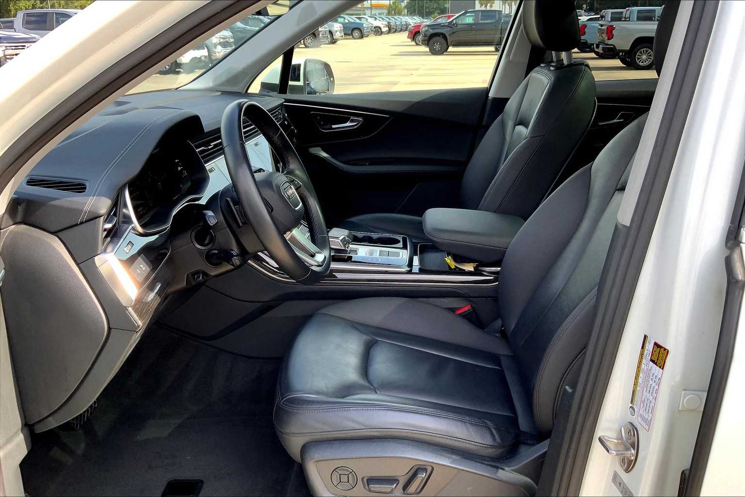 2023 Audi Q7 Premium Plus photo 7