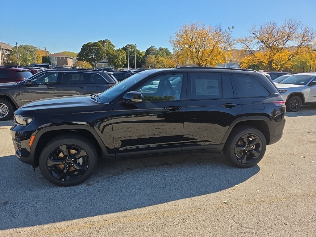 2025 Jeep Grand Cherokee Altitude X photo 4