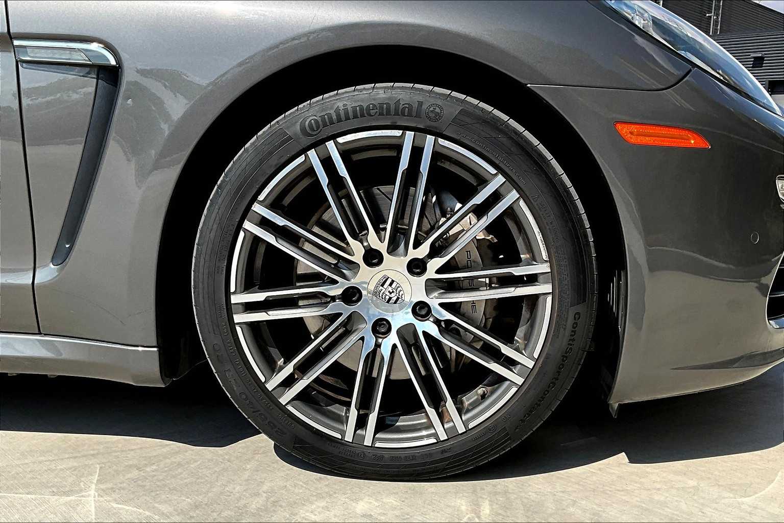 2016 Porsche Panamera S photo 11