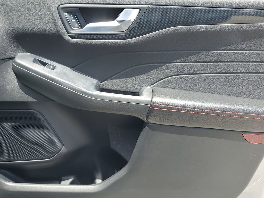 2023 Ford Escape photo 40