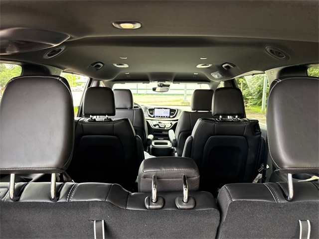 2025 Chrysler Voyager LX photo 29