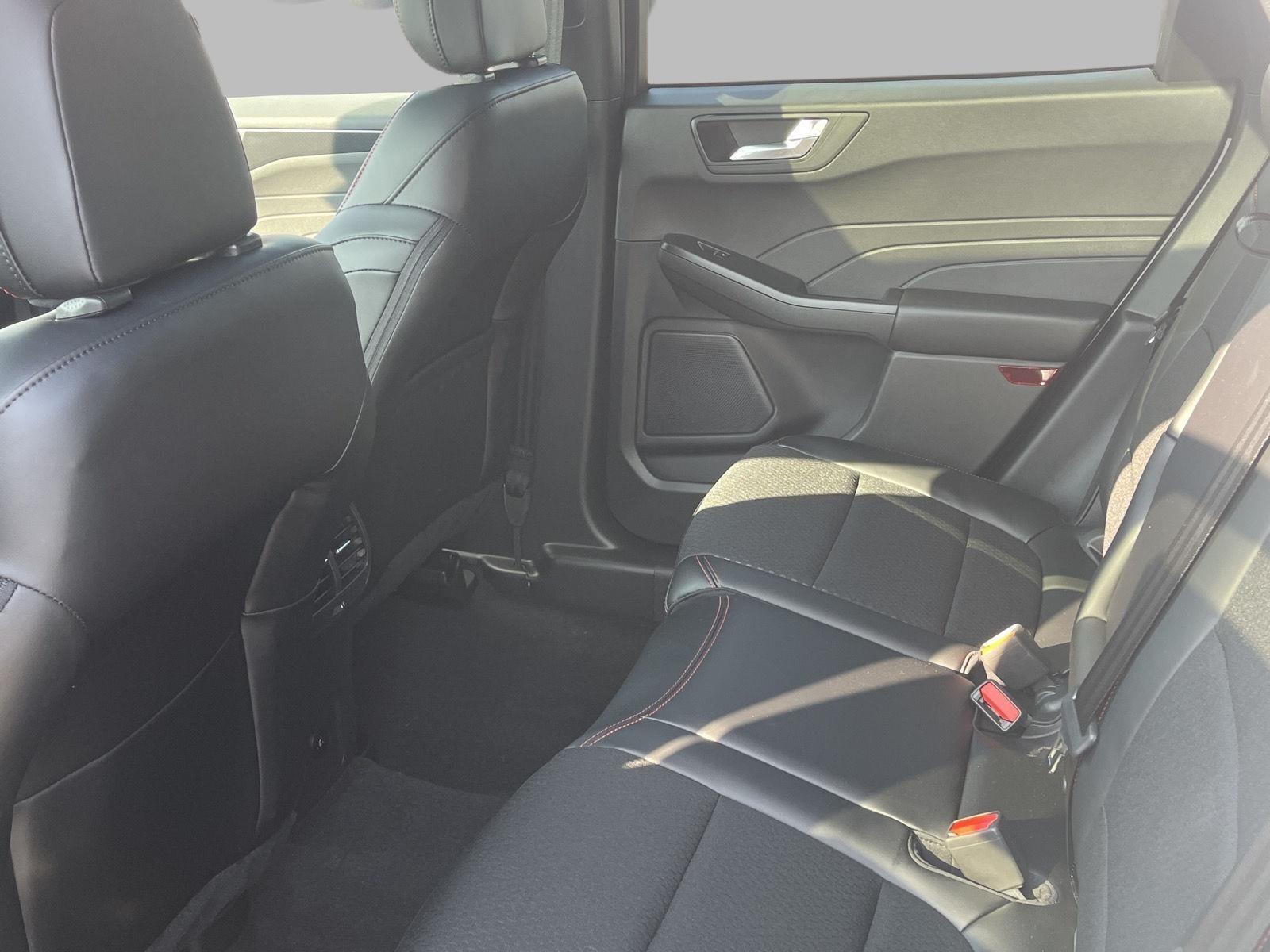 2025 Ford Escape ST-Line Select photo 20