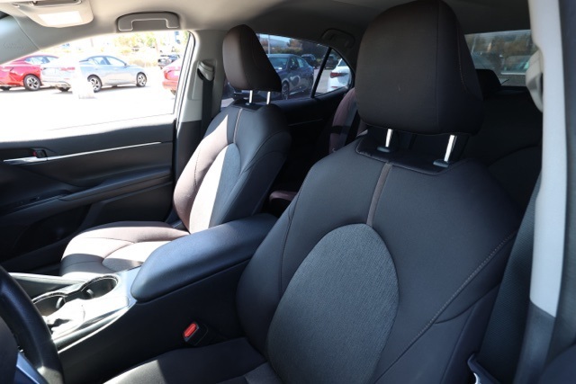 2020 Toyota Camry LE photo 12