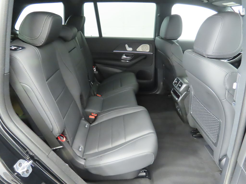 2025 Mercedes Benz GLS 450 4MATIC photo 22