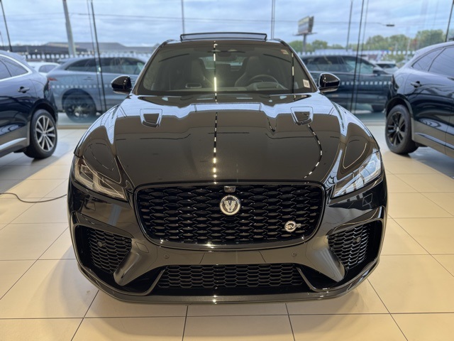 2026 Jaguar F-PACE SVR photo 3