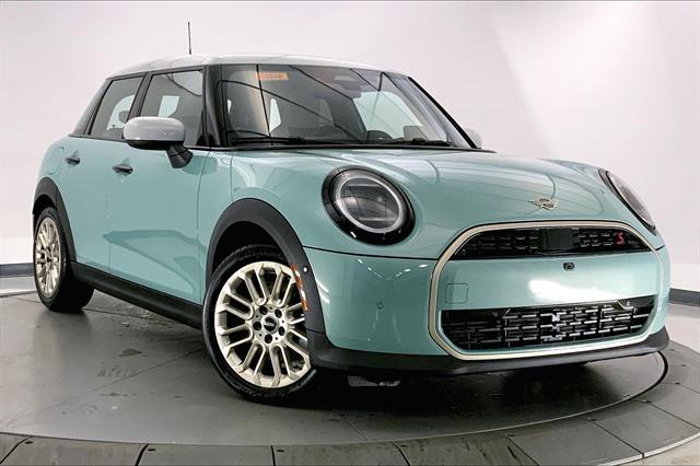 2026 MINI Hardtop 4 Door S's photo