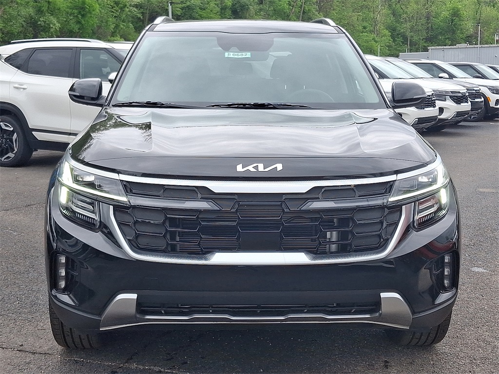 2025 Kia Seltos SX photo 2