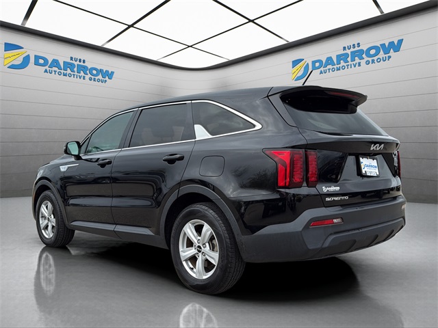 2023 Kia Sorento LX photo 3