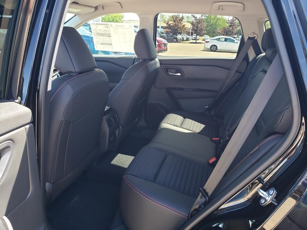 2026 Nissan Rogue SV photo 8