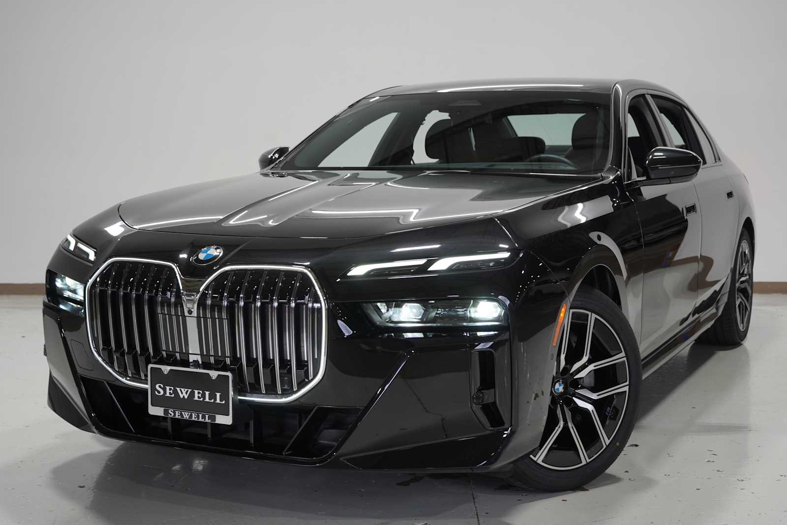 2024 BMW 7 Series 740i