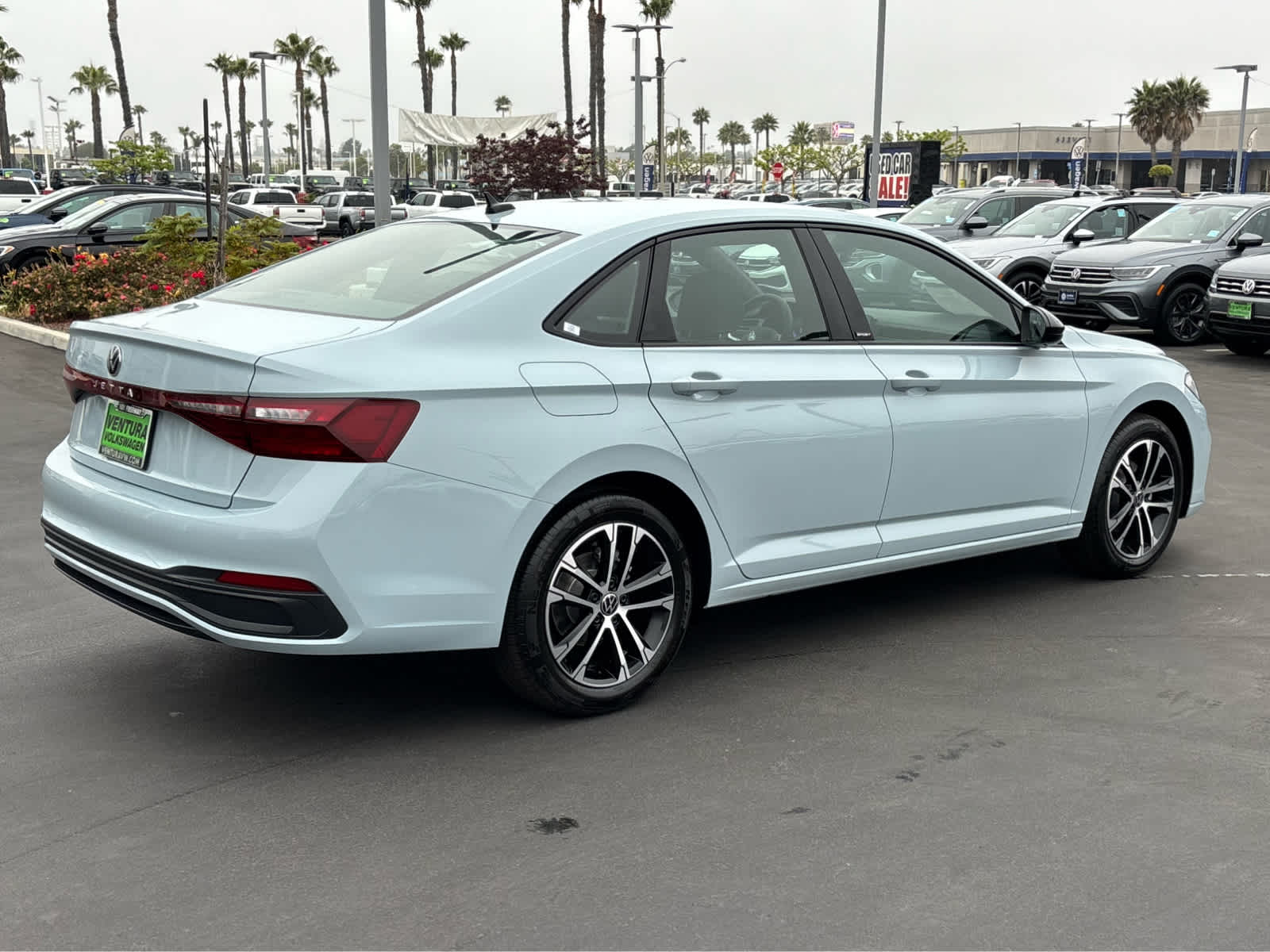 2025 Volkswagen Jetta Sport photo 3