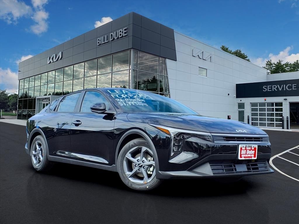 2025 Kia K4 LXS's photo