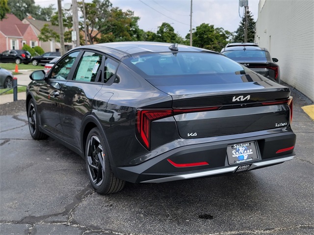 2025 Kia K4 EX photo 3
