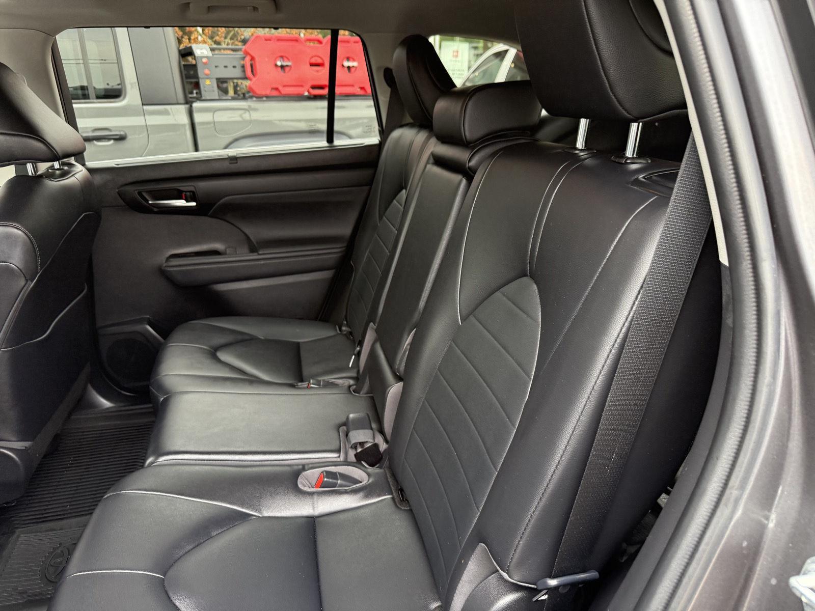 2023 Toyota Highlander Limited Platinum XLE XSE photo 16