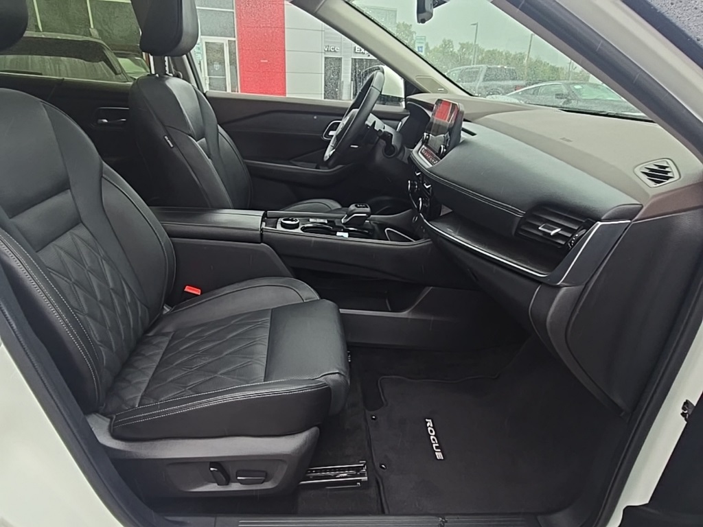 2023 Nissan Rogue Platinum photo 24