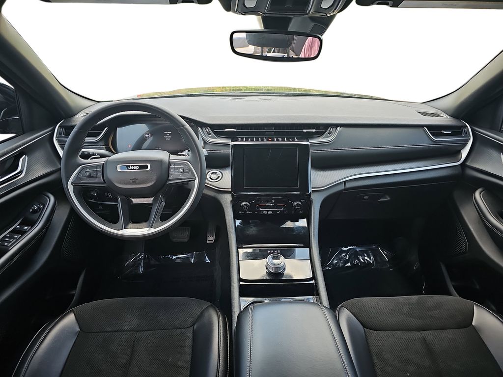 2023 Jeep Grand Cherokee Altitude photo 4