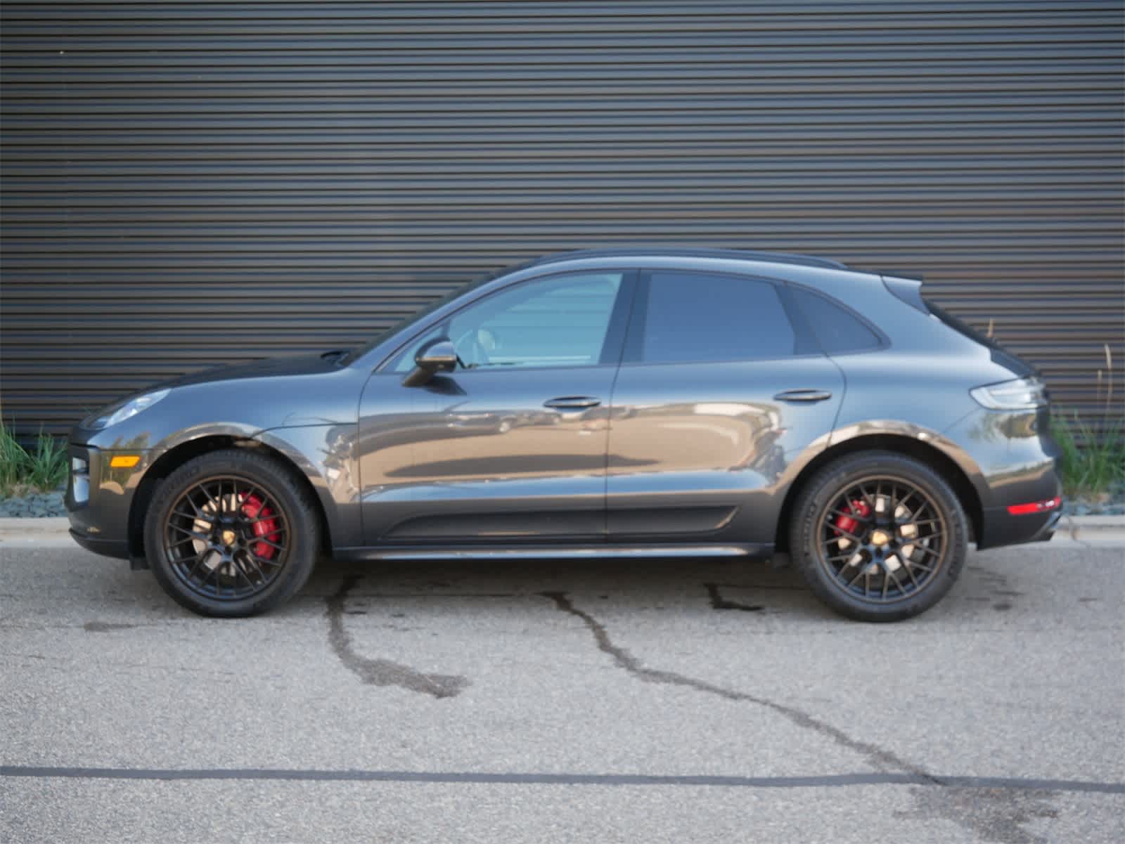 2021 Porsche Macan GTS photo 2