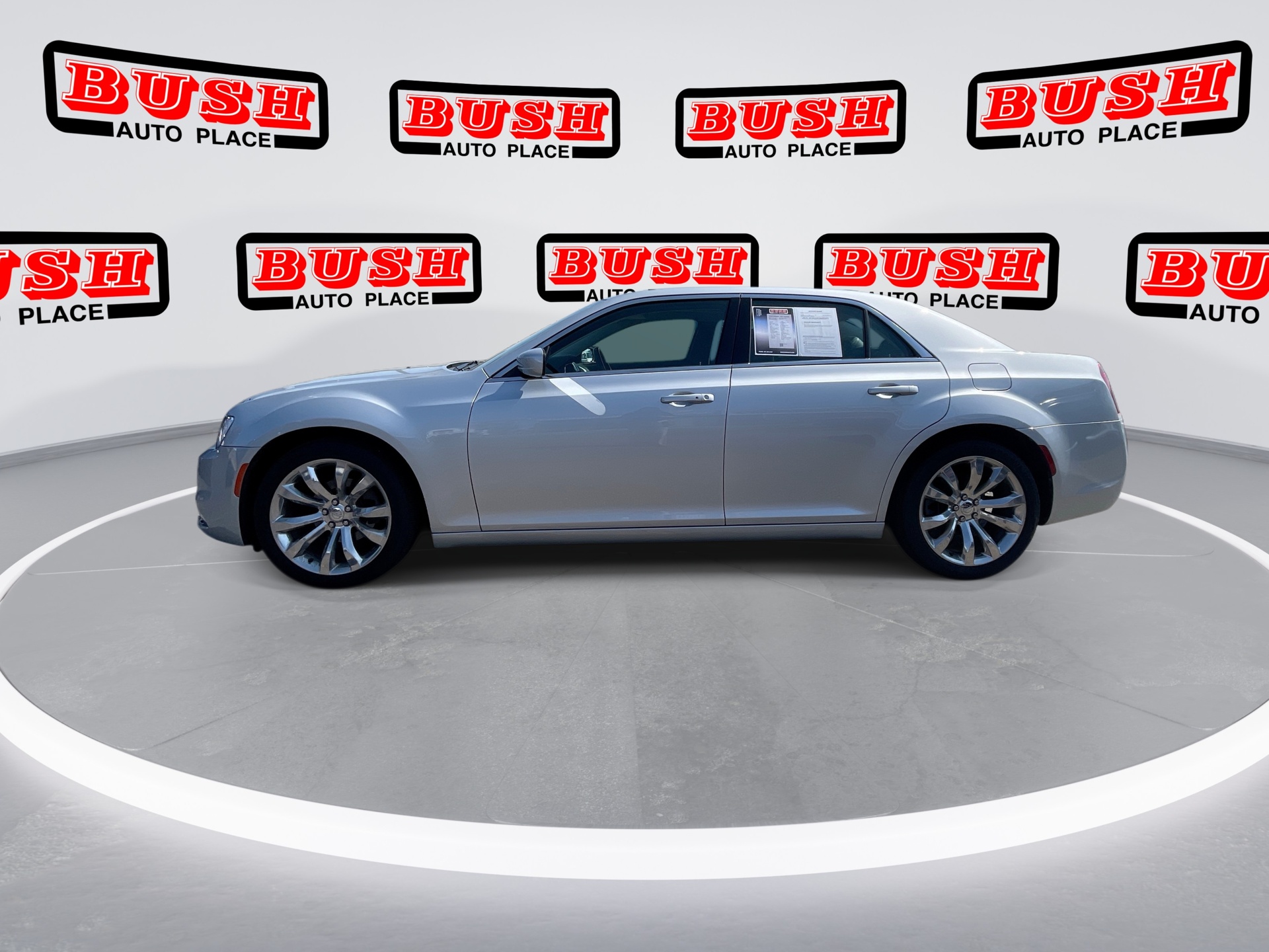 2019 Chrysler 300 Touring L photo 16