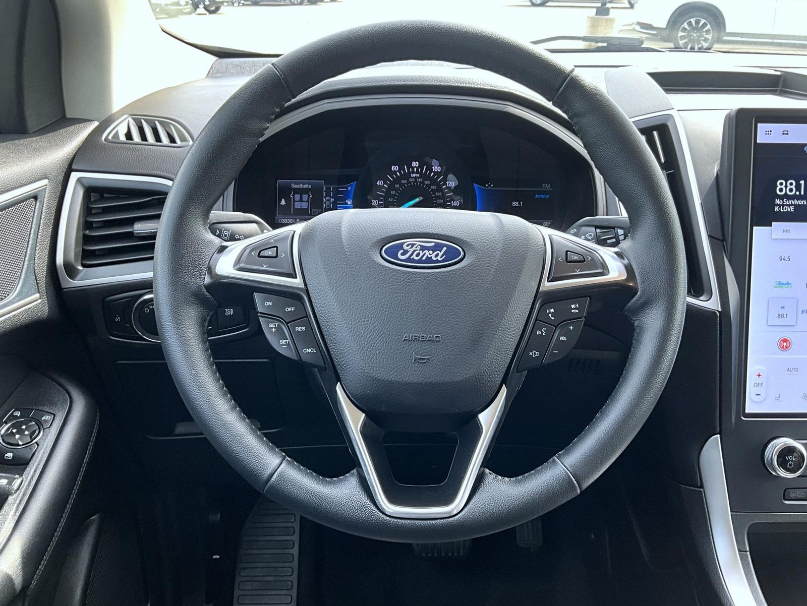 2024 Ford Edge SEL photo 12