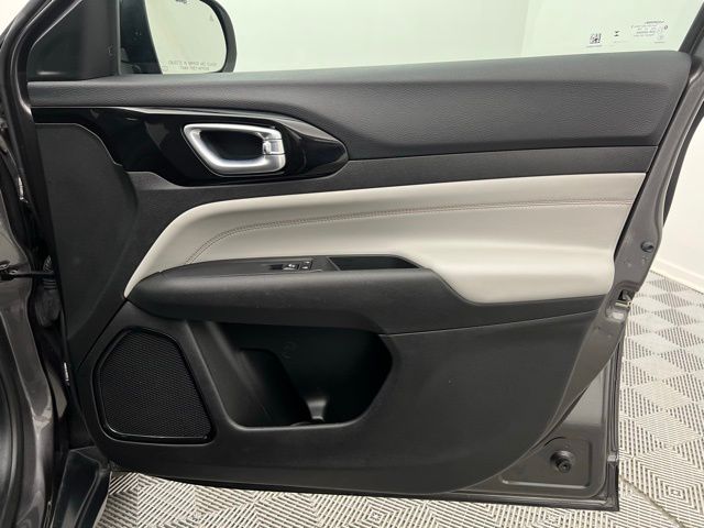 2023 Jeep Compass Limited photo 10