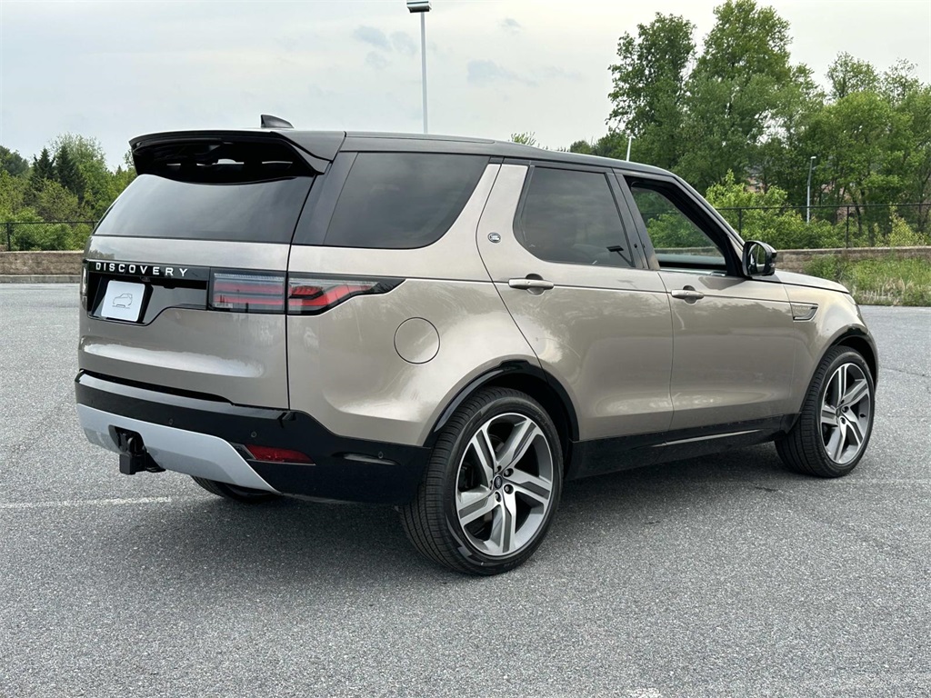 2025 Land Rover Discovery Metropolitan Edition photo 14