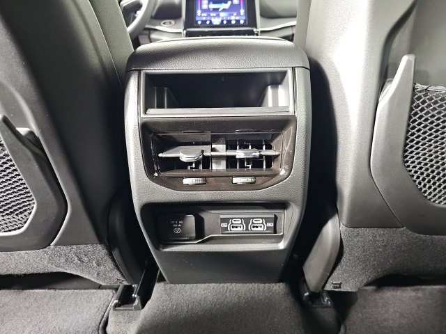 2025 Jeep Grand Cherokee Laredo Altitude photo 25